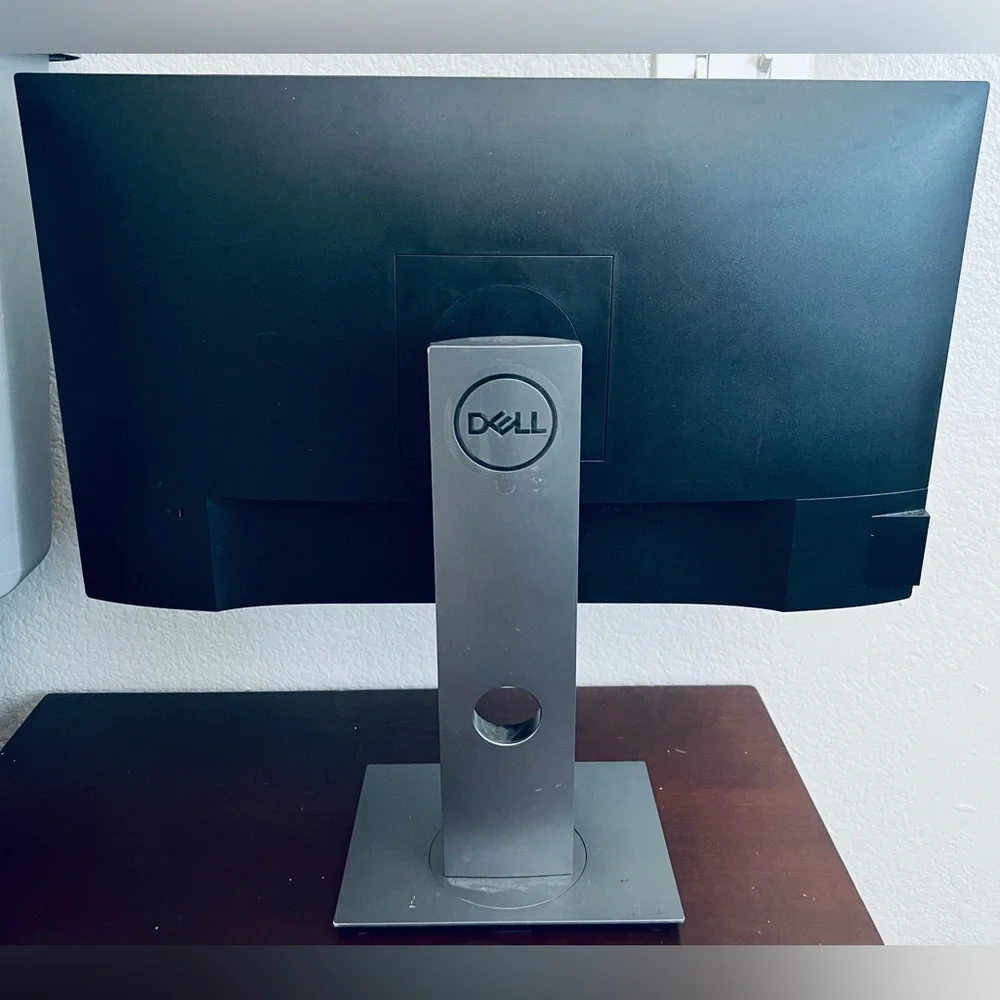 Dell Desktop Monitor